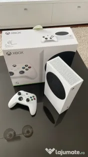 Vând pachet Xbox series S plus simulator de zbor VELOCITYONE. 