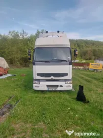 Cap tractor și bena