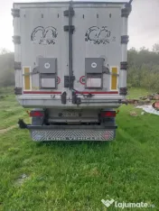Cap tractor și bena 