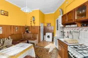 Apartament 2 camere, loc de parcare, teren propriu,strada... 