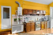 Apartament 2 camere, loc de parcare, teren propriu,strada...