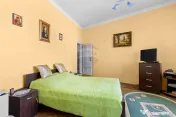Apartament 2 camere, loc de parcare, teren propriu,strada... 