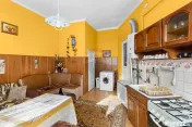 Apartament 2 camere, loc de parcare, teren propriu,strada... 