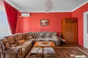 Apartament 2 camere, loc de parcare, teren propriu,strada... 