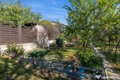 Apartament 2 camere, loc de parcare, teren propriu,strada... 