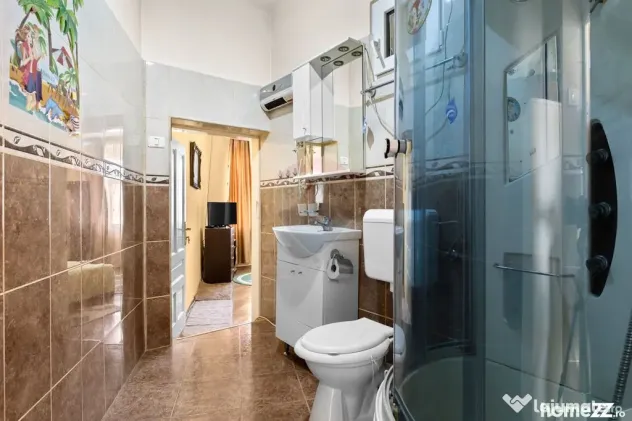 Apartament 2 camere, loc de parcare, teren propriu,strada...