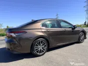 Toyota Camry Hybrid 