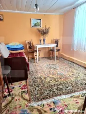 Casă bătrânească cu teren generos, în satul Mănăstire 