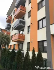 Apartament 3 camere, decomandat - zona Tractorul 