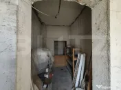 Casa renovabila central, aproape de Magheru, curte comuna, t 
