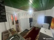 Casă / Vilă cu 4 camere de vânzare 