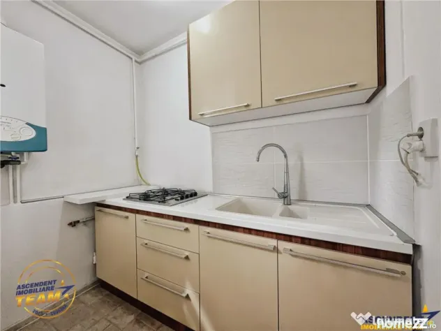 Investitie sigura: garsoniera in zona buna, acces rapid catr