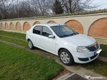 Vând Dacia Logan