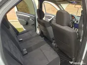 Vând Dacia Logan 