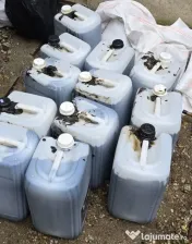 Vând 600 litri păcură 