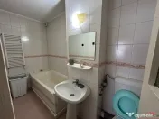 Apartament cu 3 camere de , zona Ceasul Rau. 