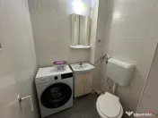 Apartament cu 3 camere de , zona Ceasul Rau. 