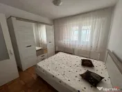 Apartament cu 3 camere de , zona Ceasul Rau. 