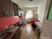 Apartament cu 3 camere de , zona Ceasul Rau. 