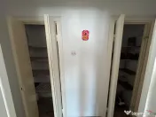 Apartament cu 3 camere de , zona Ceasul Rau. 