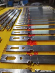 Placa galbena, distantieri, montanti, coltare/fasete, pene metalice 