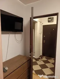 Închiriez apartament 