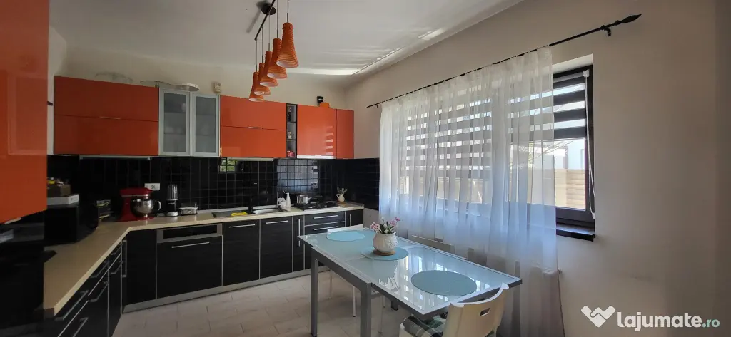 Vila individuala P+1, 160mp, moderna cu panouri fotovoltaice, curte 410mp, Cornetu