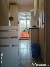 Apartament 2 camere, decomandat, parter inalt, balcon, zona Tractorul! 