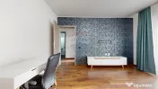 Apartament cu 2 camere de închiriat în zona Tractorul 
