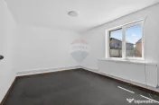 Apartament spațios la casă, renovat, ultracentral Pecica 