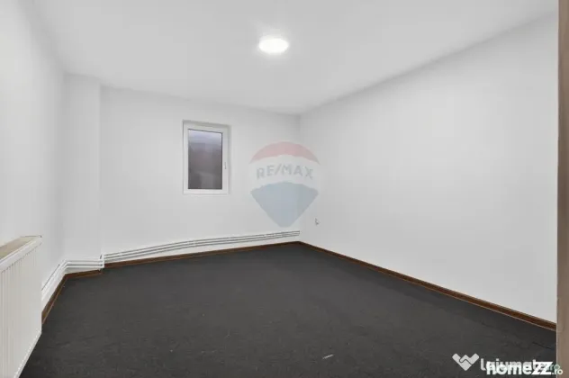 Apartament spațios la casă, renovat, ultracentral Pecica