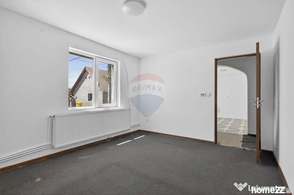 Apartament spațios la casă, renovat, ultracentral Pecica
