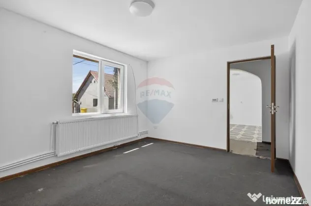 Apartament spațios la casă, renovat, ultracentral Pecica