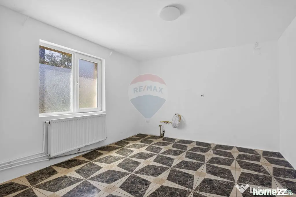 Apartament spațios la casă, renovat, ultracentral Pecica