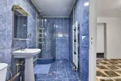 Apartament spațios la casă, renovat, ultracentral Pecica 