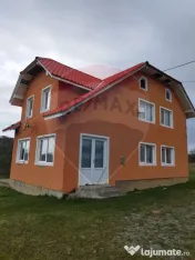 Casa de vacanta cu 8300 mp teren, de vanzare in Preluca N... 
