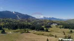 Poiana Brașov | teren cu panoramă largă către munți
