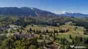 Poiana Brașov | teren cu panoramă largă către munți 