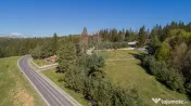 Poiana Brașov | teren cu panoramă largă către munți 