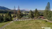 Poiana Brașov | teren cu panoramă largă către munți