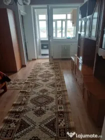 Se vinde garsonieră complet mobilată și utilată în cart