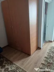Se vinde garsonieră complet mobilată și utilată în cart 