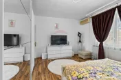 Apartament spațios de vânzare în zonă selectă -Strad... 