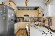 Apartament spațios de vânzare în zonă selectă -Strad... 
