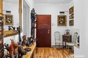 Apartament spațios de vânzare în zonă selectă -Strad... 