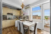 Apartament spațios de vânzare în zonă selectă -Strad... 
