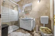 Apartament spațios de vânzare în zonă selectă -Strad... 