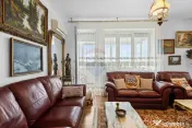 Apartament spațios de vânzare în zonă selectă -Strad... 
