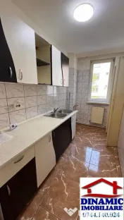 Apartament 3 camere, decomandat – Str. 1 Decembrie, Dărmănești 