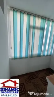 Apartament 3 camere, decomandat – Str. 1 Decembrie, Dărmănești 